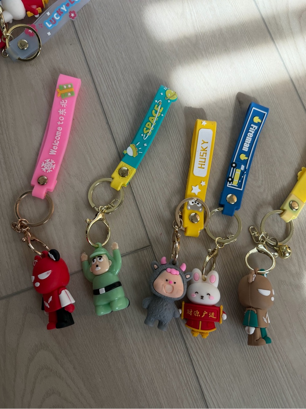 50 piece keychain bundle - Picture 4 of 6